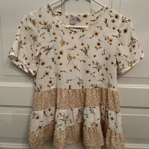 Super cute flowered top!